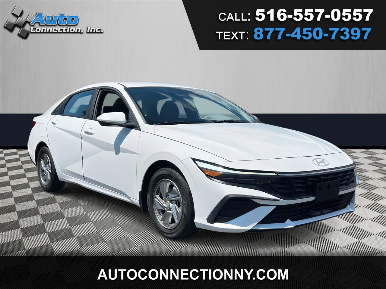 2024 Hyundai Elantra SE Image 2 of 28