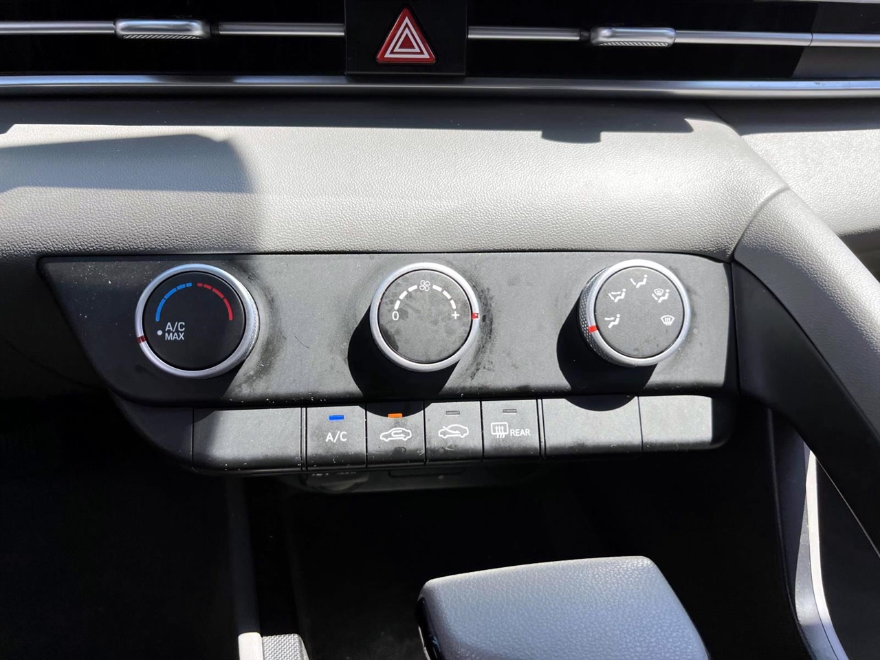 2024 Hyundai Elantra SE Image 23 of 28