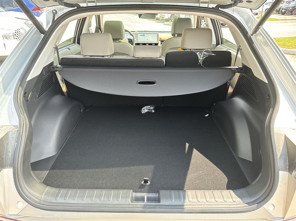 Vehicle image 20 of 22