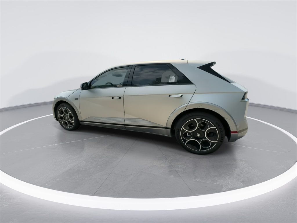 Vehicle image 7 of 22