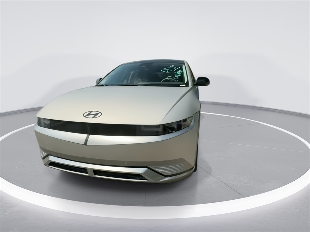 Vehicle image 4 of 22