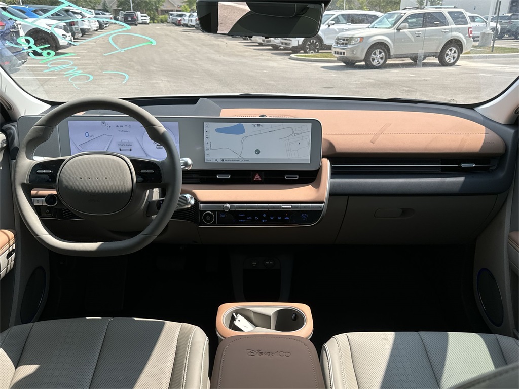Vehicle image 16 of 22