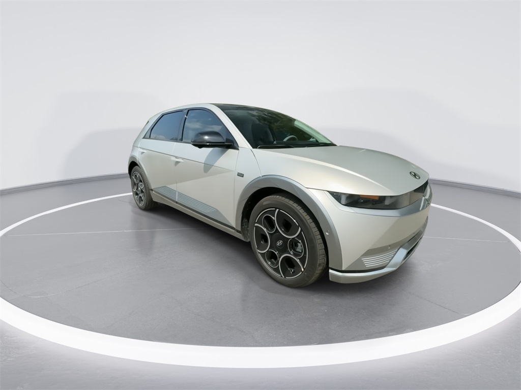Vehicle image 2 of 22