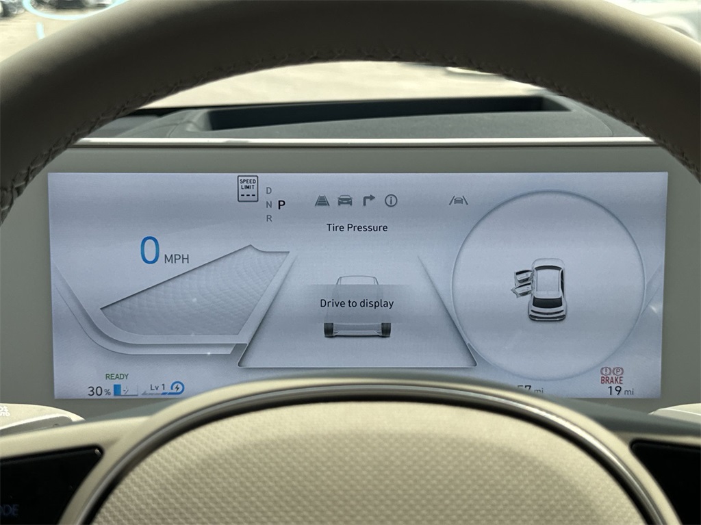 Vehicle image 17 of 22
