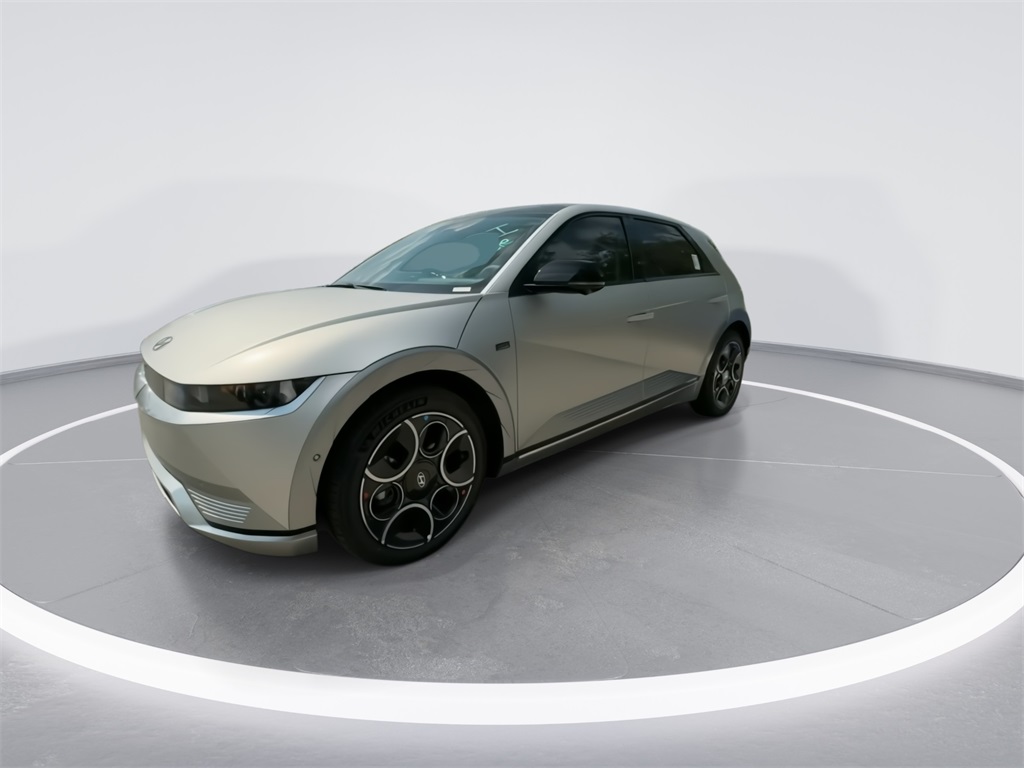 Vehicle image 5 of 22