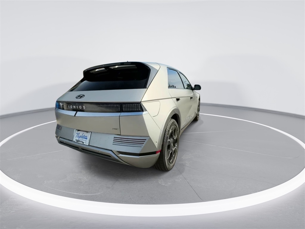 Vehicle image 10 of 30