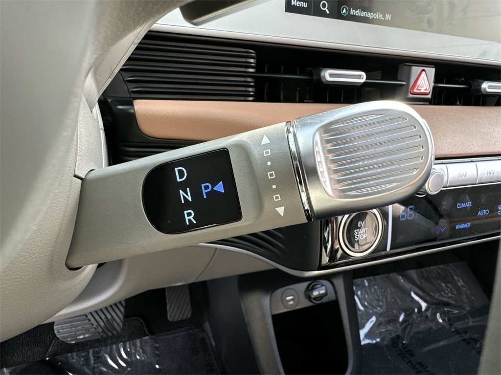 Vehicle image 24 of 30