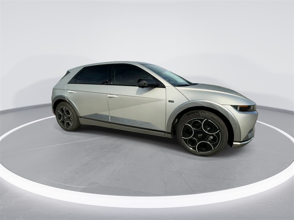 Vehicle image 13 of 30