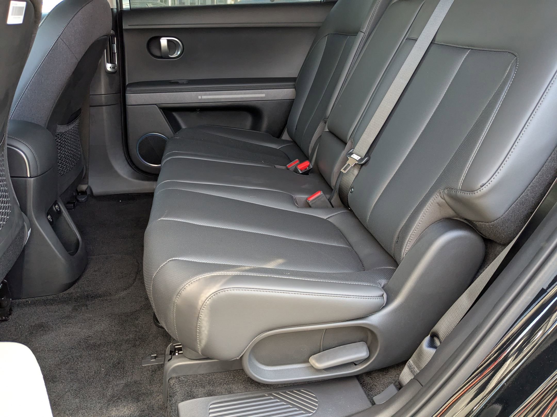 Vehicle image 18 of 25