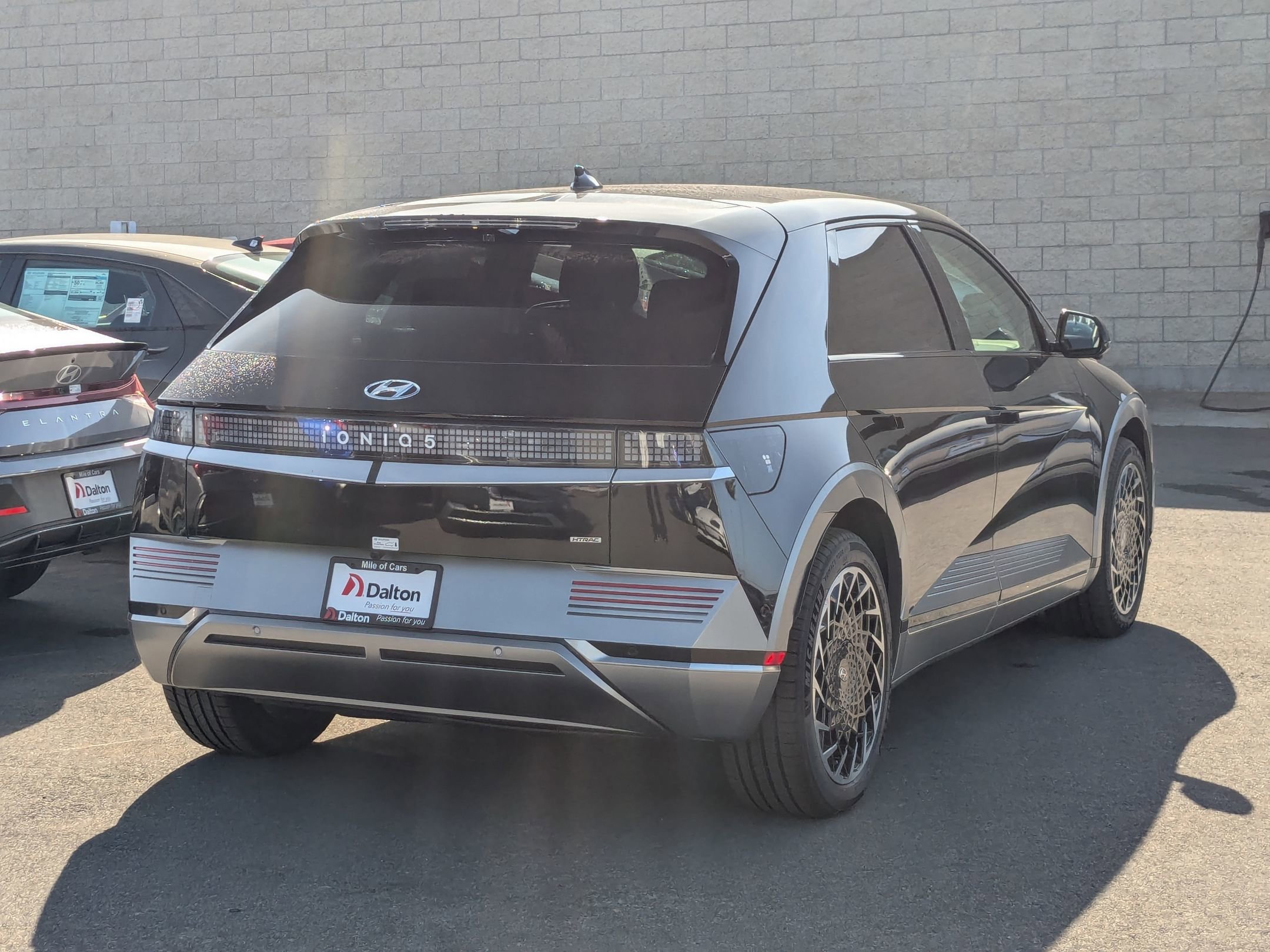 Vehicle image 4 of 25
