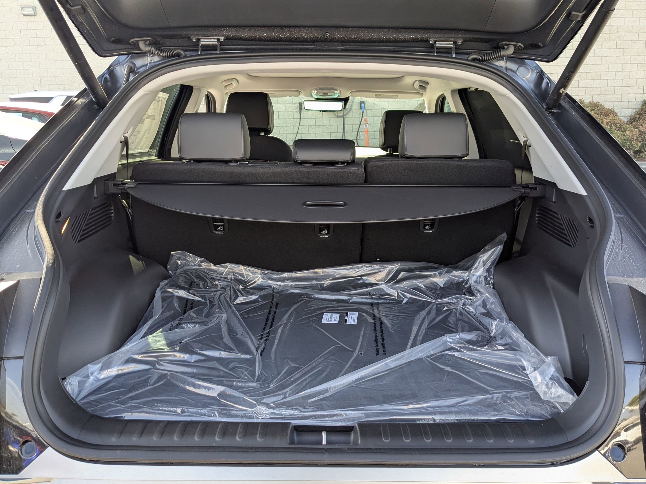 Vehicle image 21 of 25