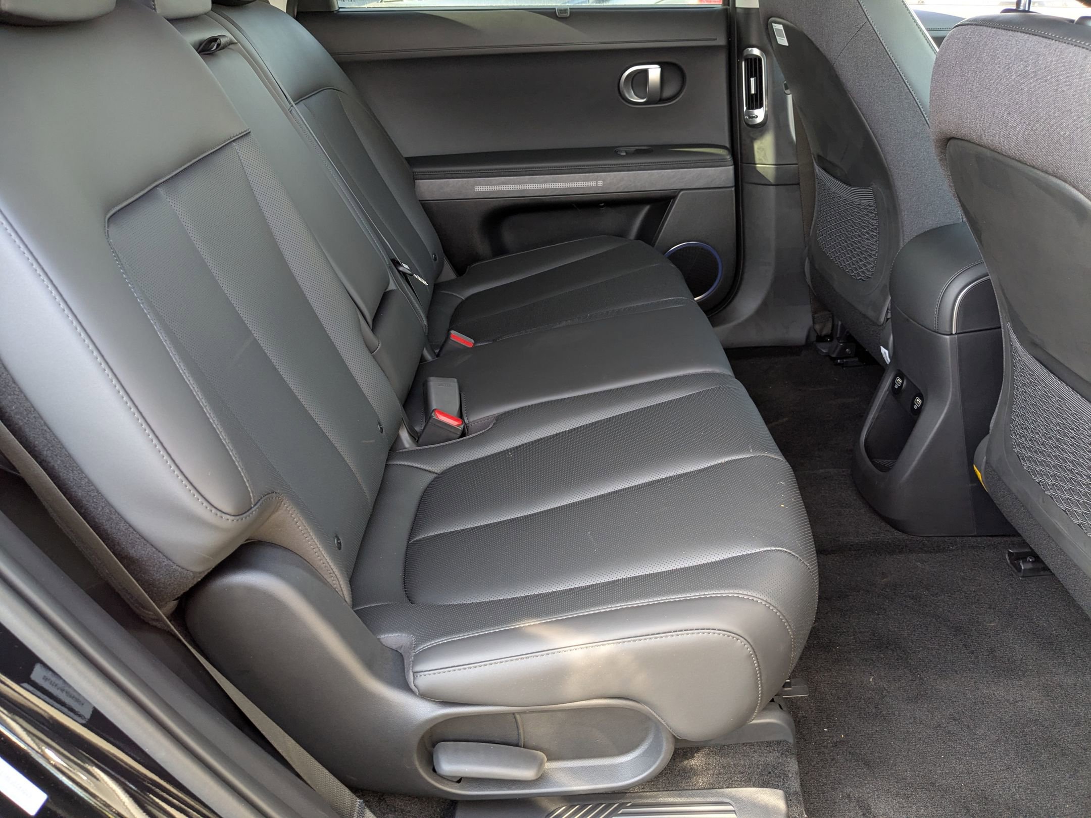 Vehicle image 22 of 25