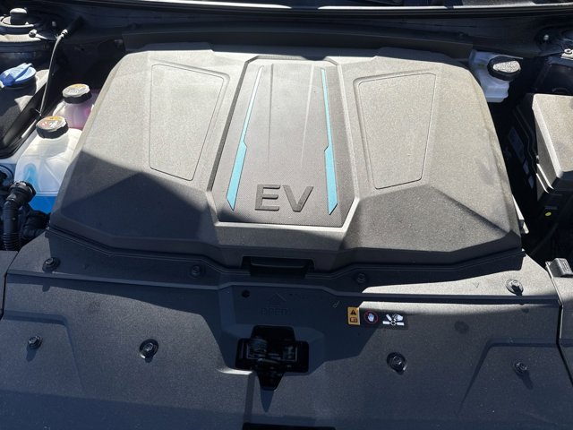 2024 Hyundai IONIQ 5 SE Image 9 of 24