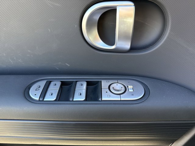 2024 Hyundai IONIQ 5 SE Image 20 of 24