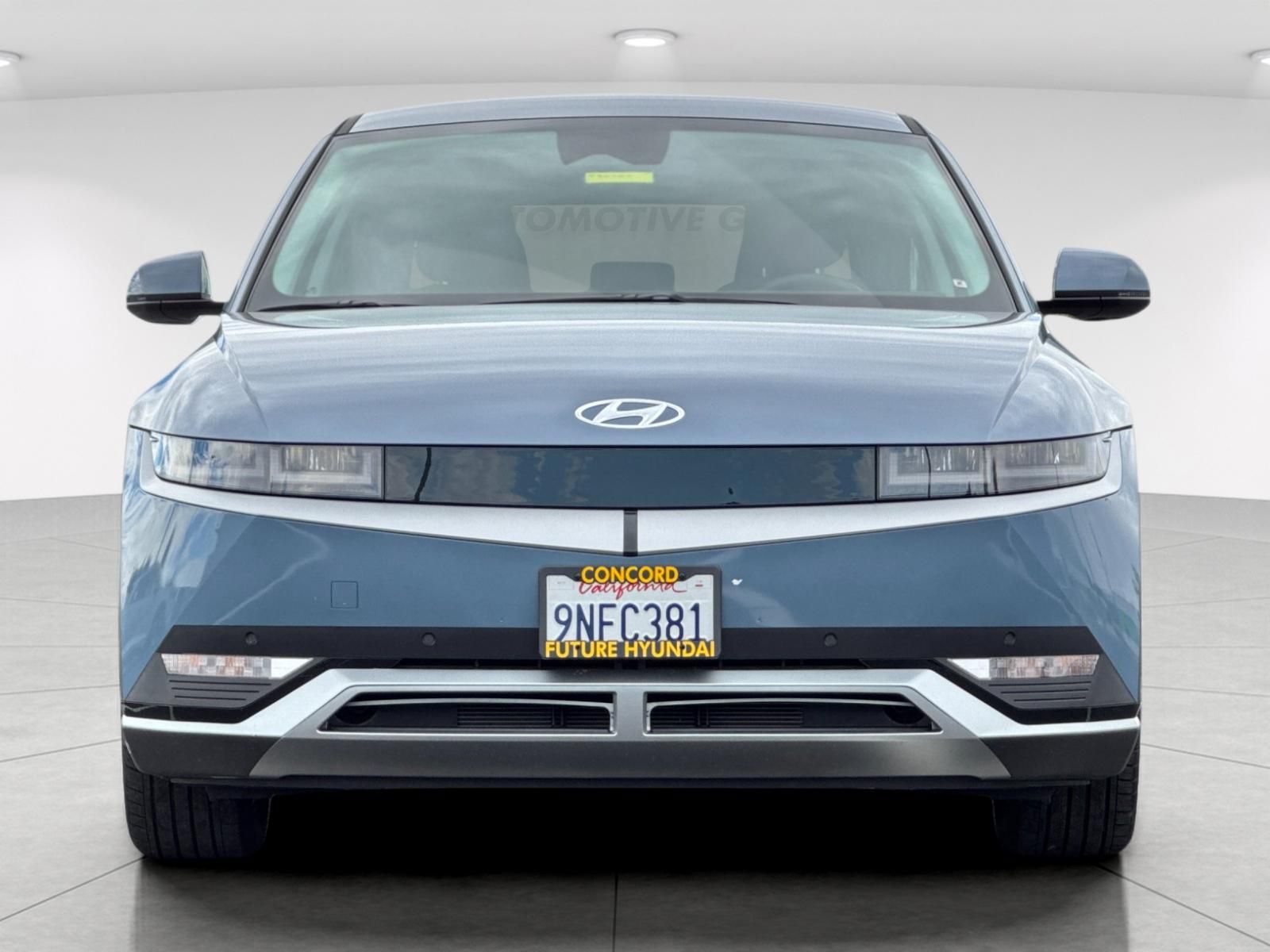 2024 Hyundai IONIQ 5 SEL Image 2 of 27
