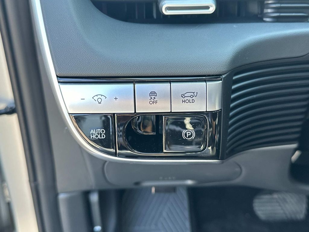 2024 Hyundai IONIQ 5 SEL Image 20 of 23