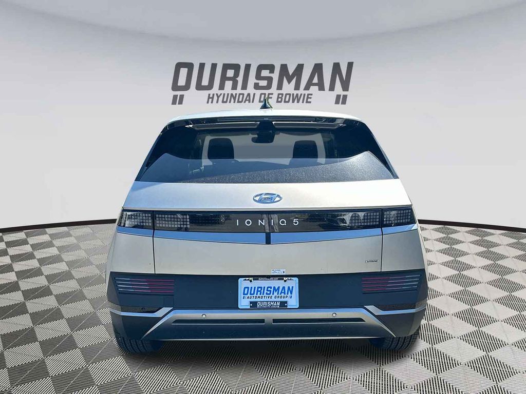 2024 Hyundai IONIQ 5 SEL Image 5 of 23
