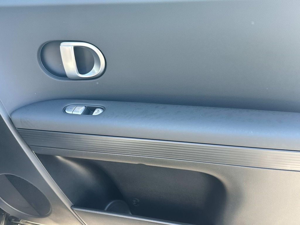 2024 Hyundai IONIQ 5 SEL Image 15 of 23