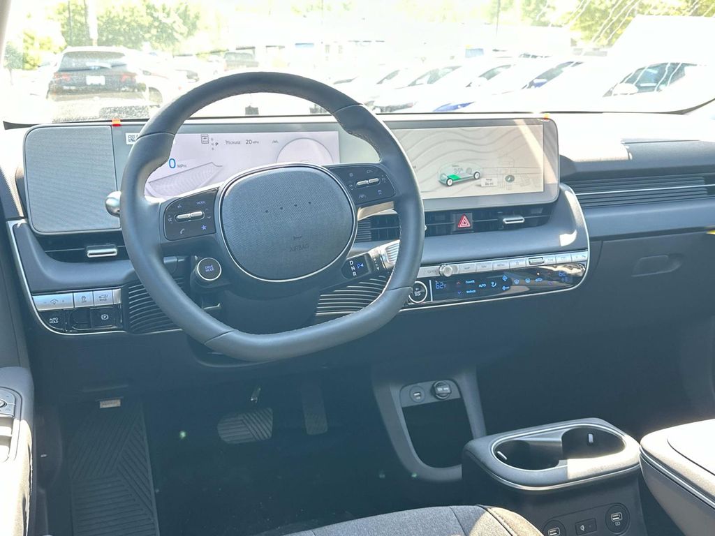 2024 Hyundai IONIQ 5 SEL Image 9 of 23