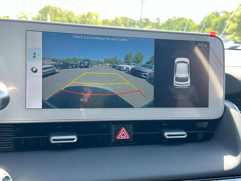 2024 Hyundai IONIQ 5 SEL Image 13 of 23