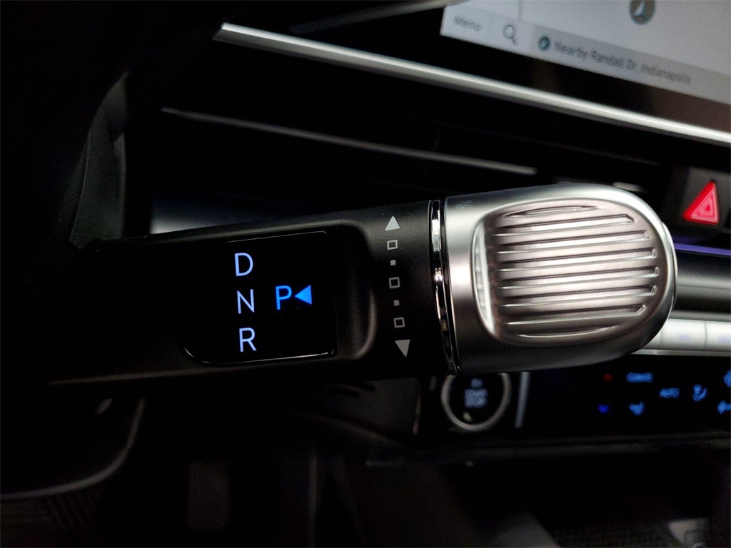 Vehicle image 23 of 30