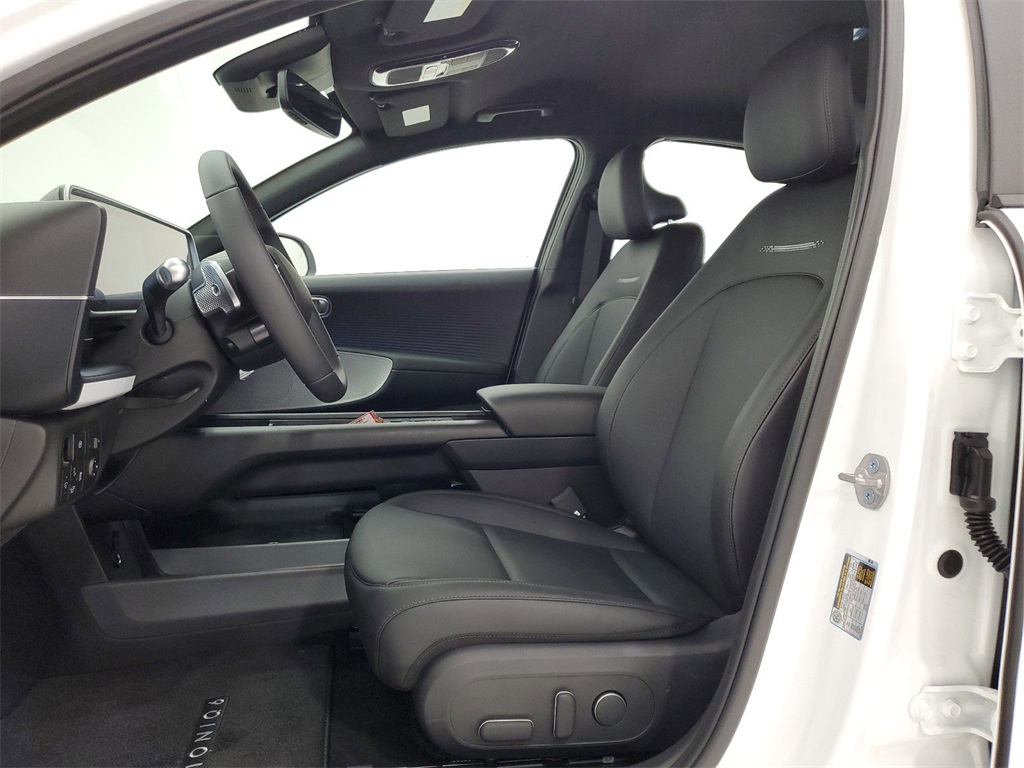 Vehicle image 15 of 30