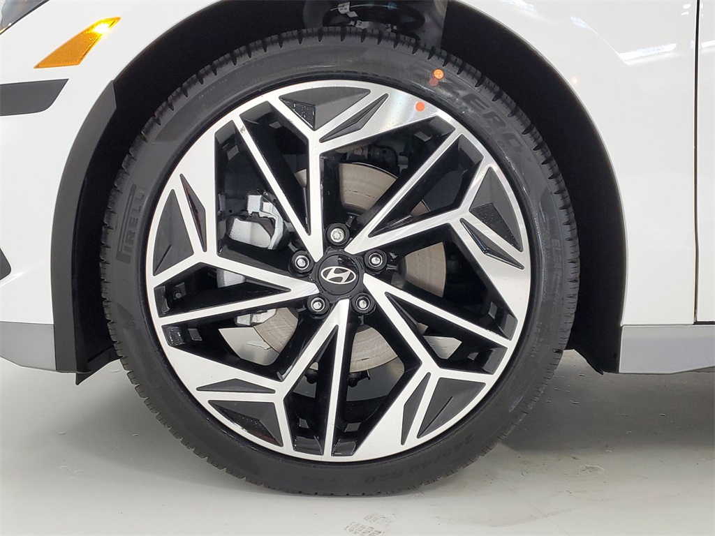 Vehicle image 6 of 30