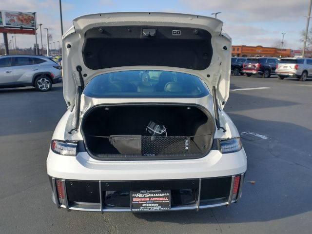 Vehicle image 7 of 17