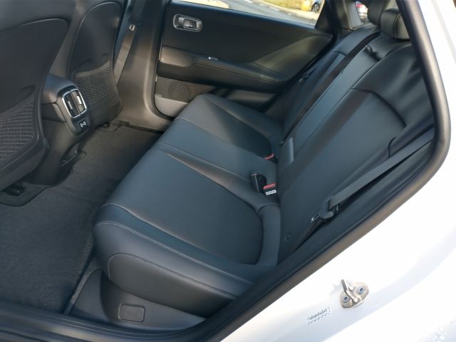 Vehicle image 10 of 17