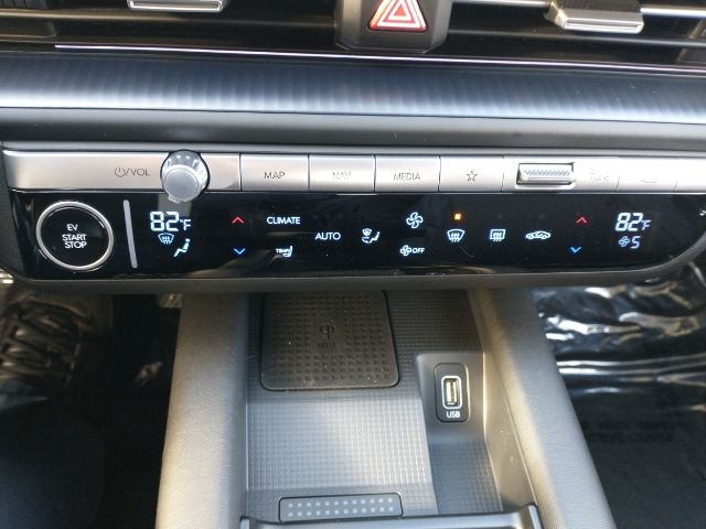 Vehicle image 17 of 17