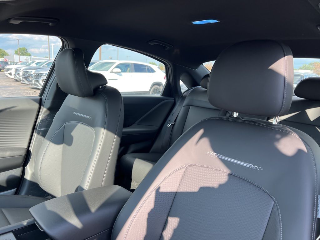 2024 Hyundai IONIQ 6 SEL Image 14 of 46