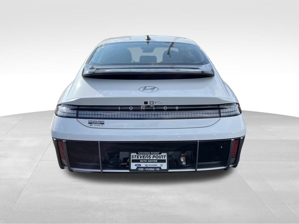 2024 Hyundai IONIQ 6 SEL Image 5 of 46