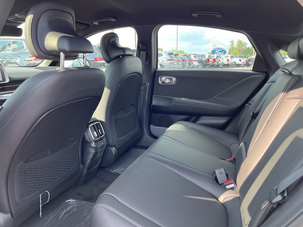 2024 Hyundai IONIQ 6 SEL Image 16 of 46