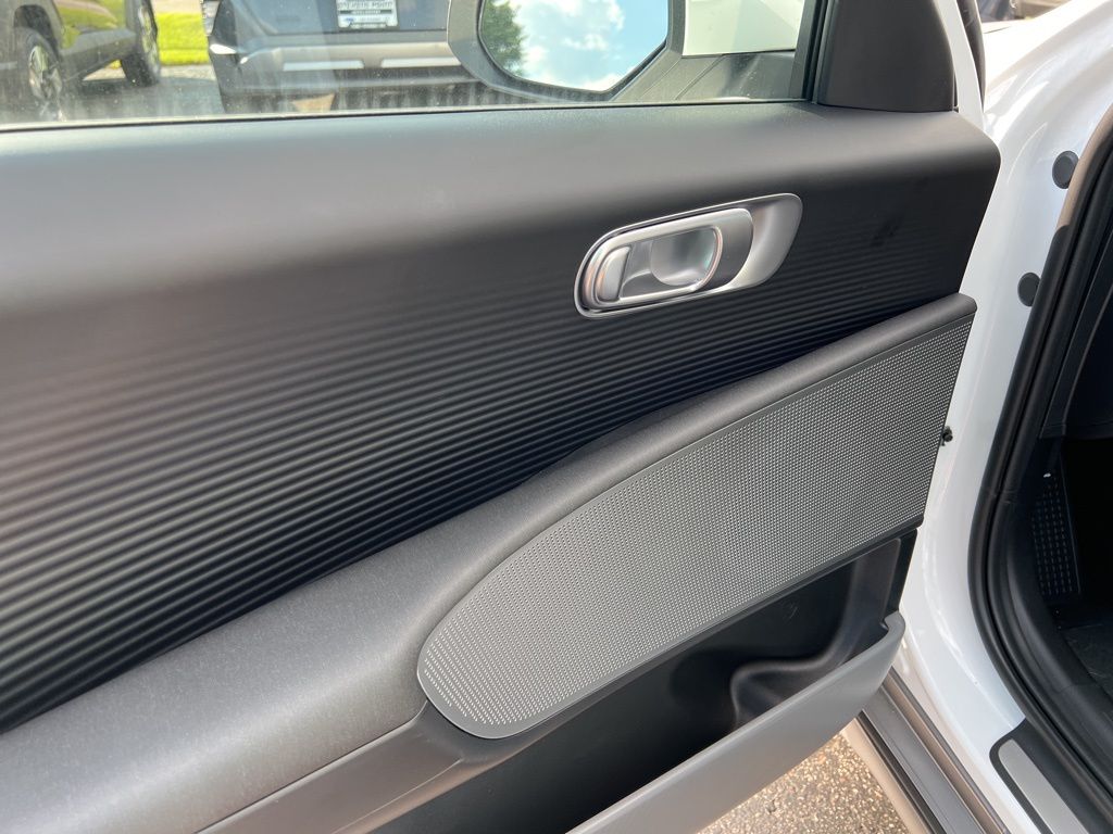 2024 Hyundai IONIQ 6 SEL Image 35 of 46