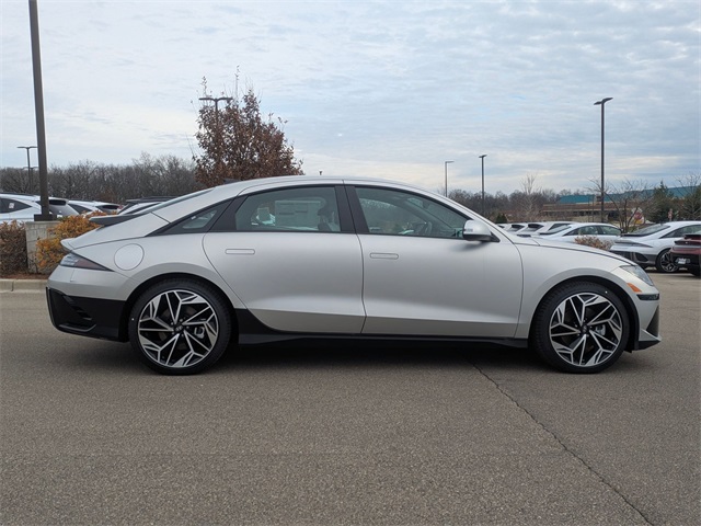 2024 Hyundai IONIQ 6 SEL Image 4 of 27