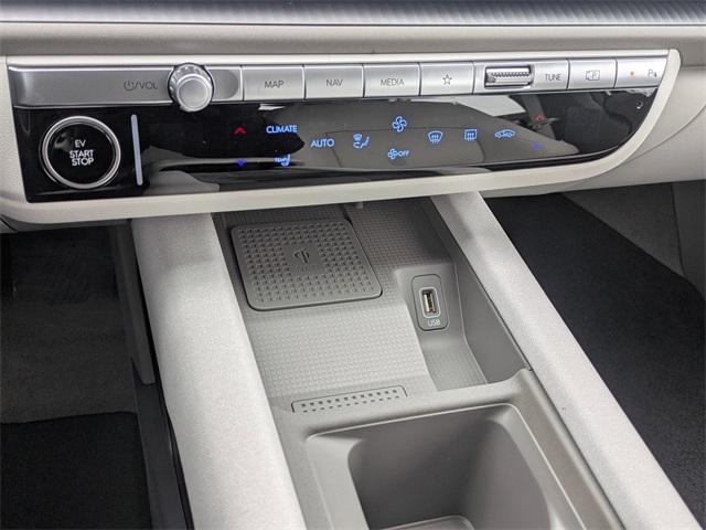 2024 Hyundai IONIQ 6 SEL Image 19 of 27