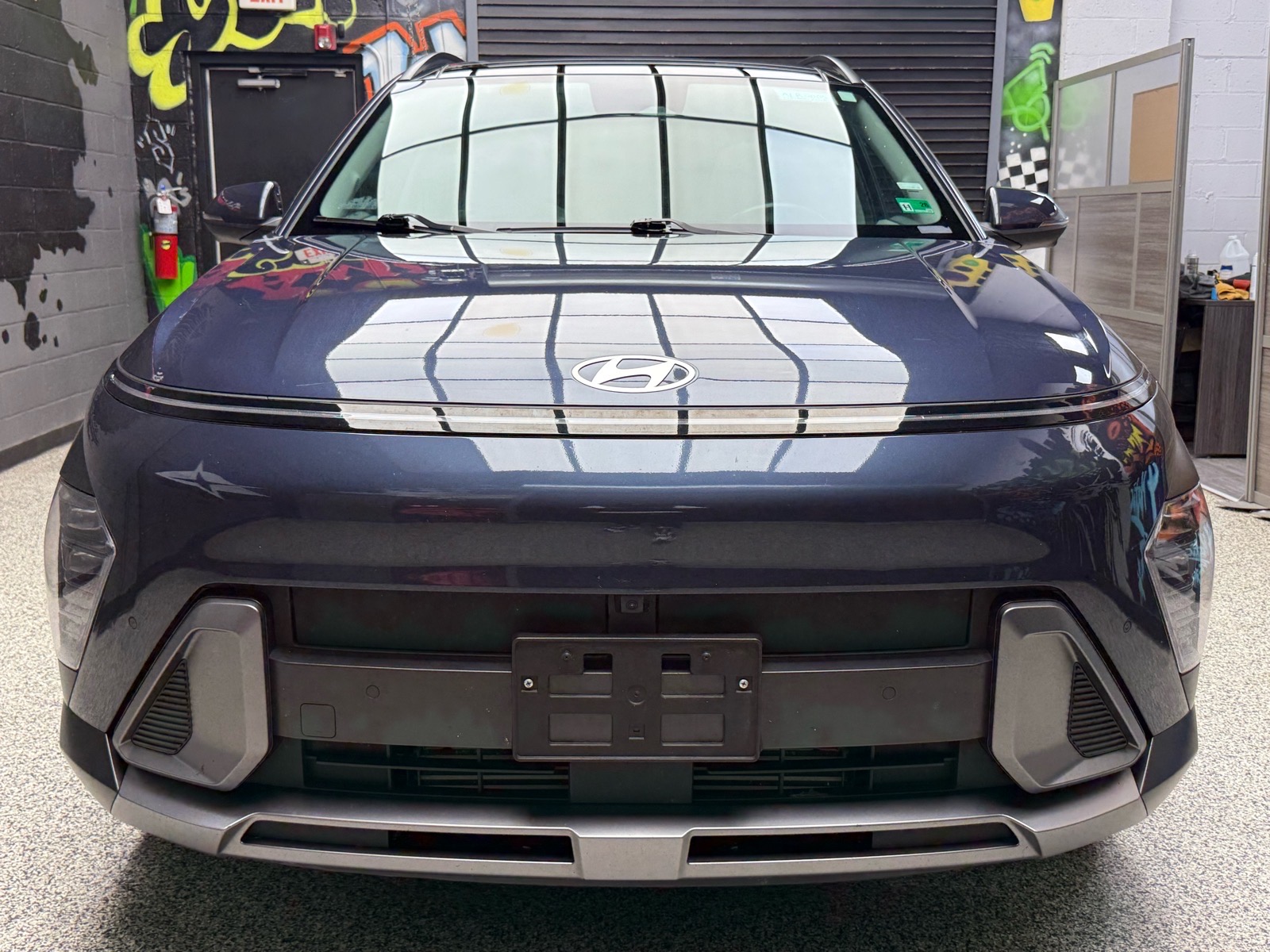 2024 Hyundai Kona Limited Image 2 of 35