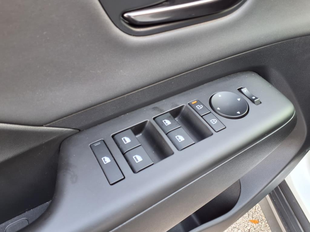 Vehicle image 11 of 36