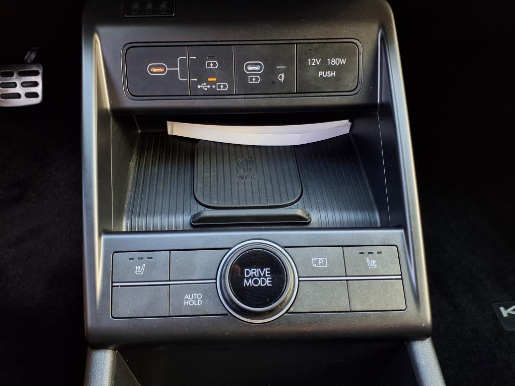 Vehicle image 24 of 36