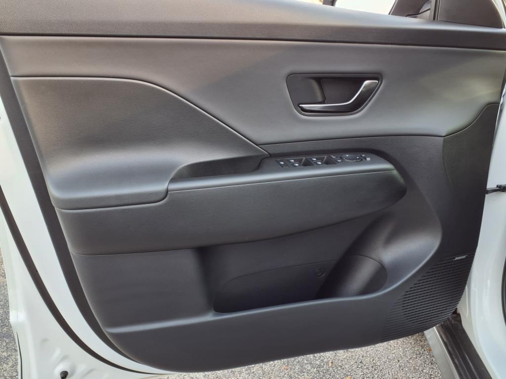 Vehicle image 10 of 36