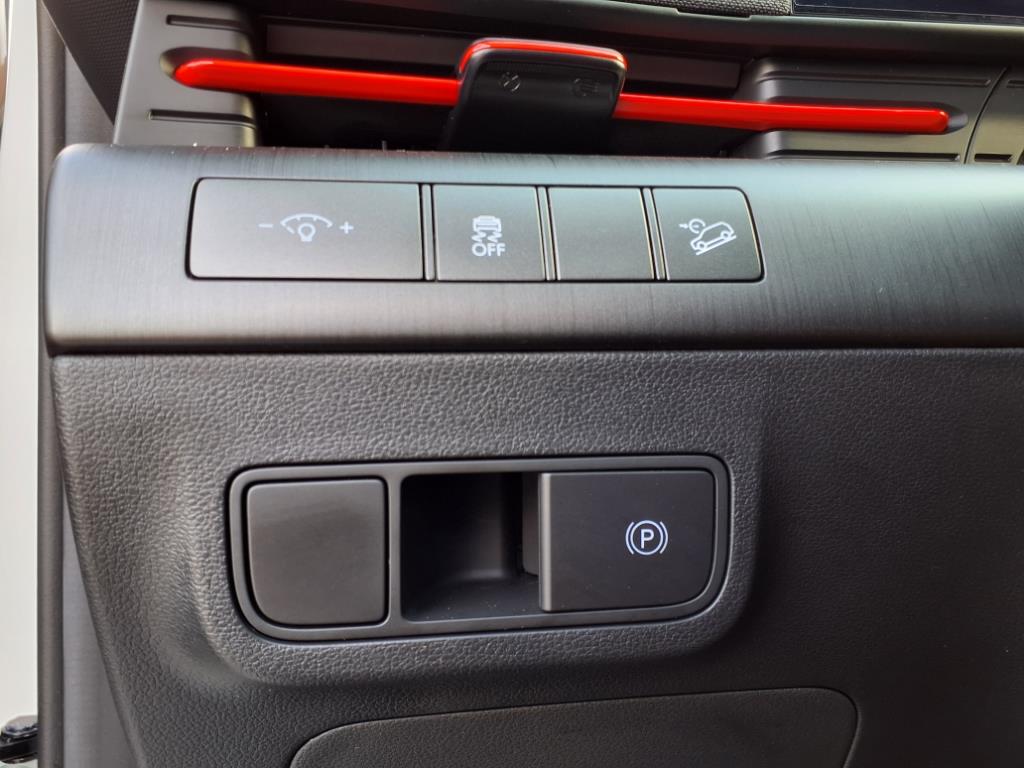Vehicle image 29 of 36