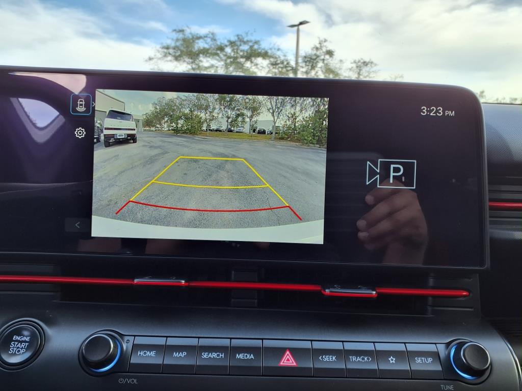 Vehicle image 21 of 36