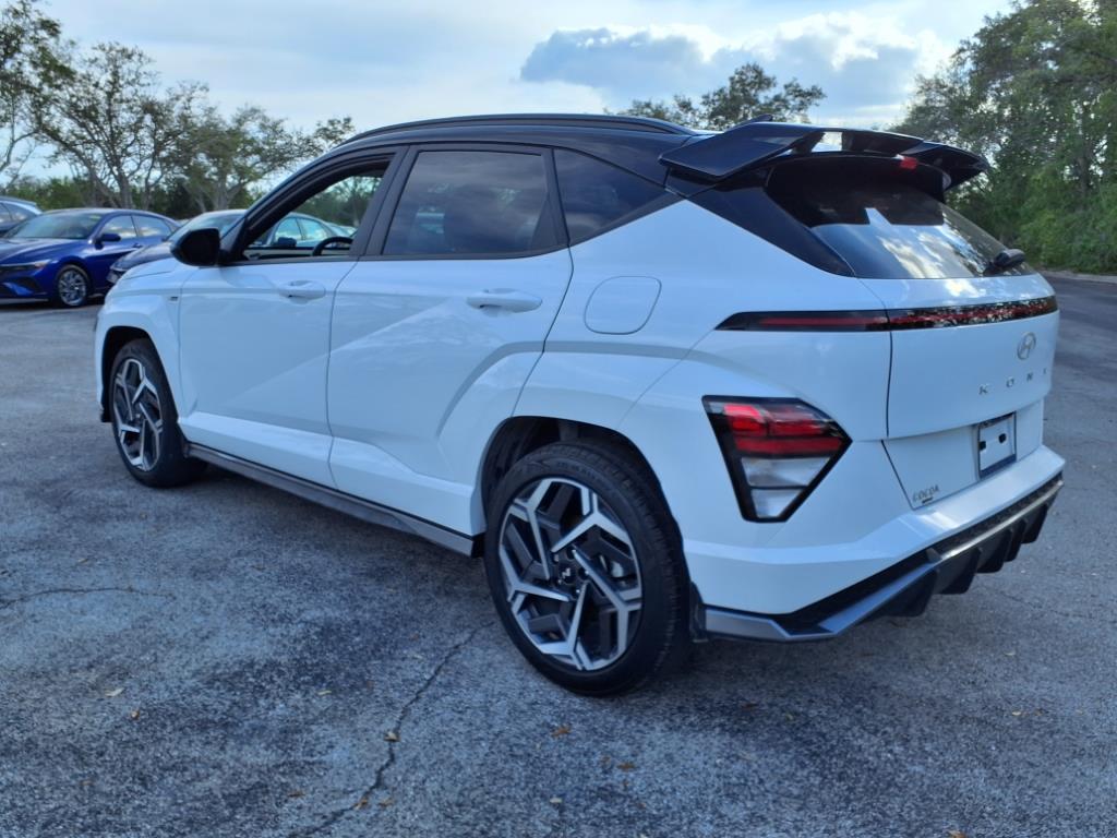 Vehicle image 7 of 36