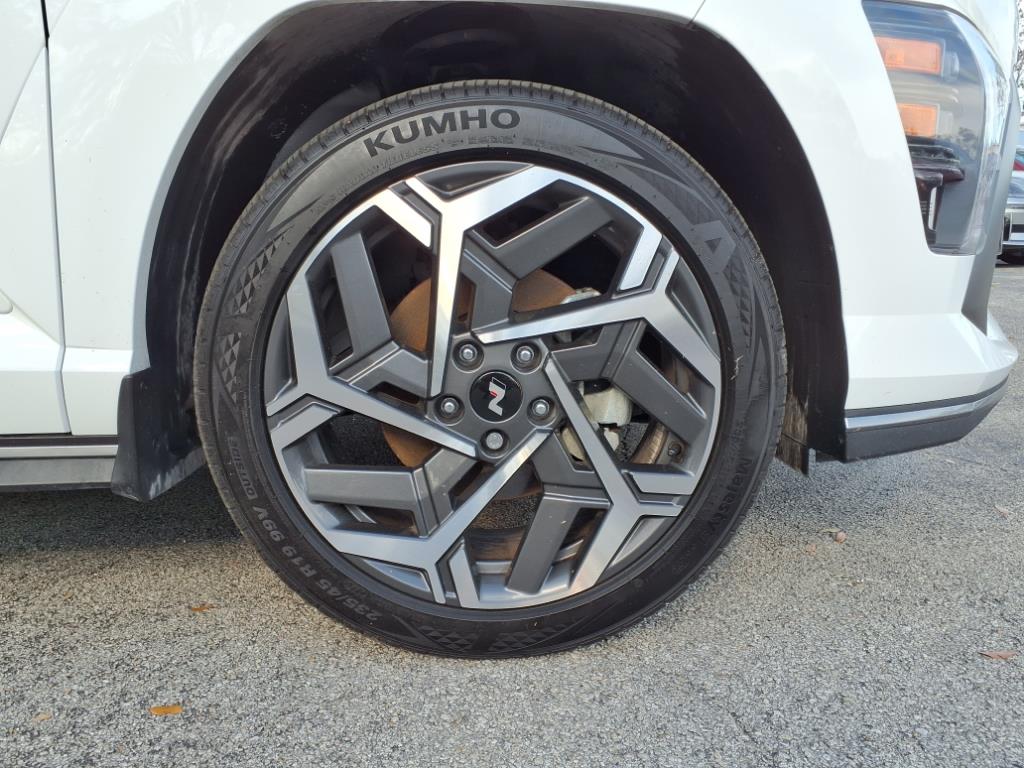 Vehicle image 35 of 36