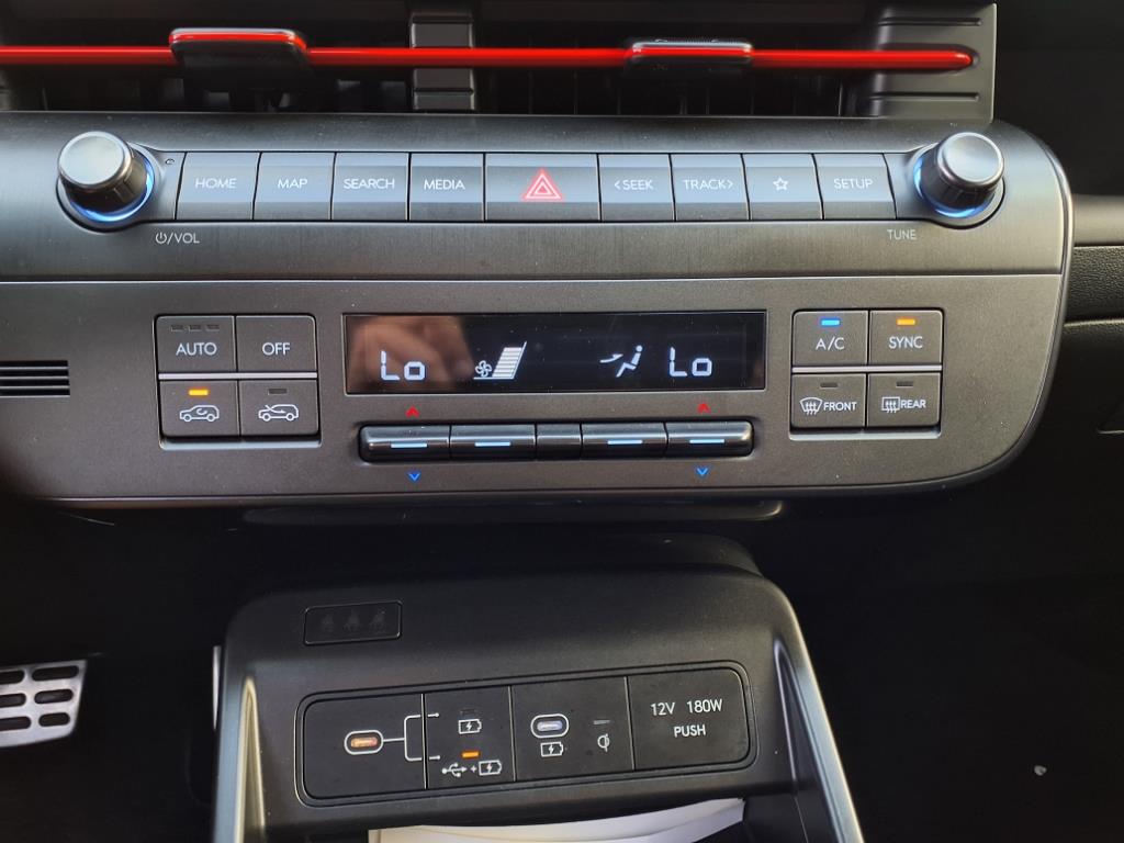 Vehicle image 23 of 36