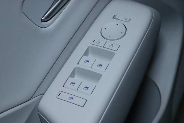 Vehicle image 20 of 46