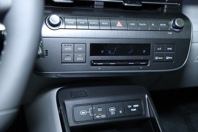 Vehicle image 30 of 46