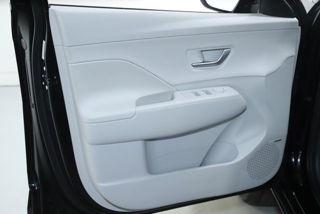 Vehicle image 19 of 46