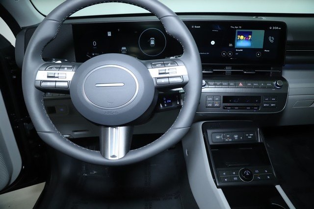Vehicle image 33 of 46