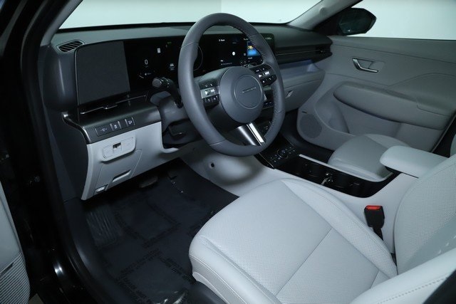 Vehicle image 21 of 46